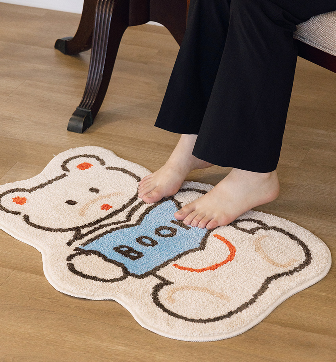 Slow Bear Rug [Book]