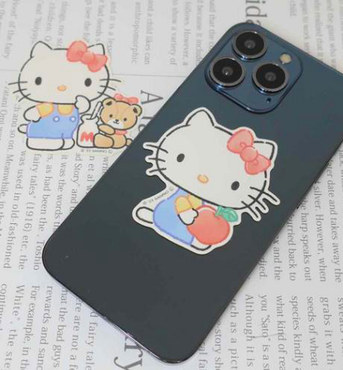 Sanrio Vinyl Sticker [Hello Kitty / Milk]