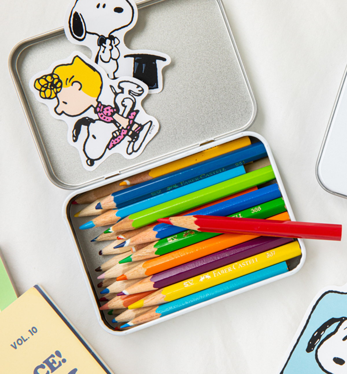 Snoopy and Charlie Brown Metal Pencil Box With Removable Tray